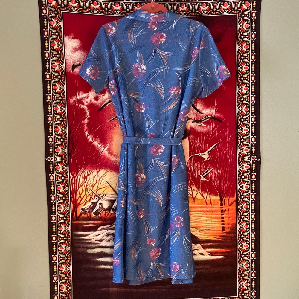 Vintage Blue Floral Zip-Front Midi Dress with Belt & Pockets - Picture 4 of 7